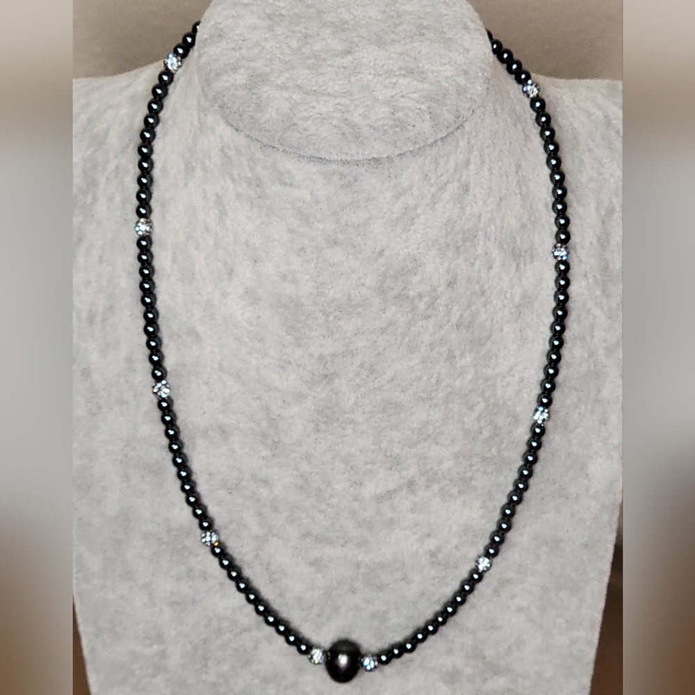 Gorgeous Hematite Crystal and Peacock Pearl Necklace - Picture 6 of 6